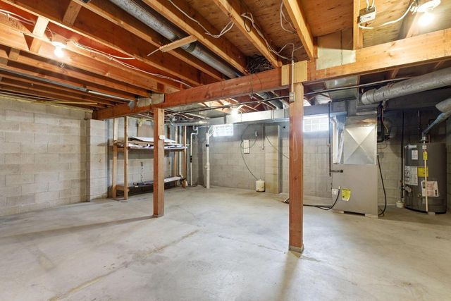W309S10340 Knoll COURT, Mukwonago, WI 53149
