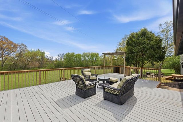 W309S10340 Knoll COURT, Mukwonago, WI 53149
