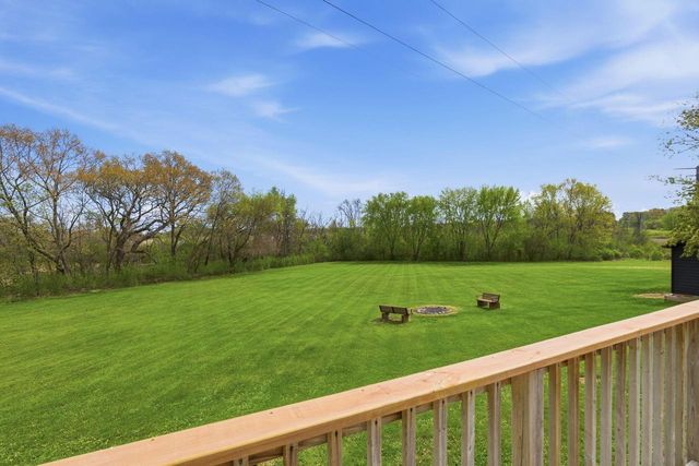 W309S10340 Knoll COURT, Mukwonago, WI 53149