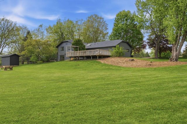 W309S10340 Knoll COURT, Mukwonago, WI 53149