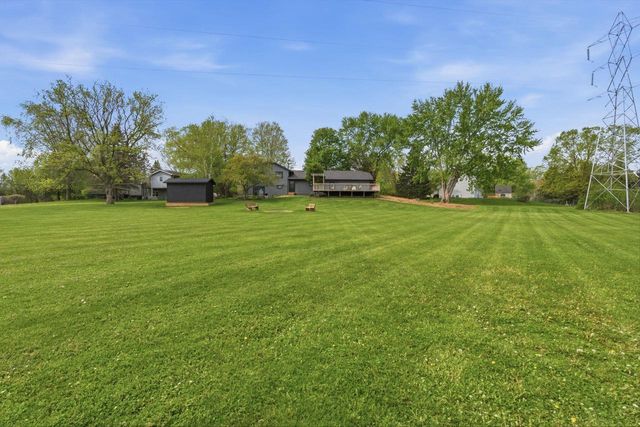 W309S10340 Knoll COURT, Mukwonago, WI 53149