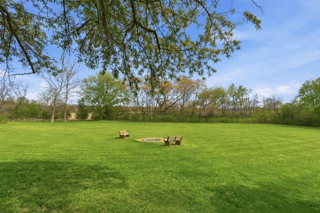 W309S10340 Knoll COURT, Mukwonago, WI 53149