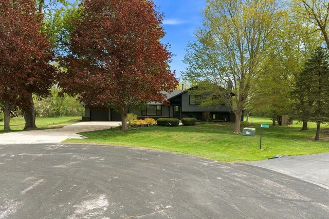 W309S10340 Knoll COURT, Mukwonago, WI 53149