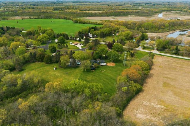 W309S10340 Knoll COURT, Mukwonago, WI 53149