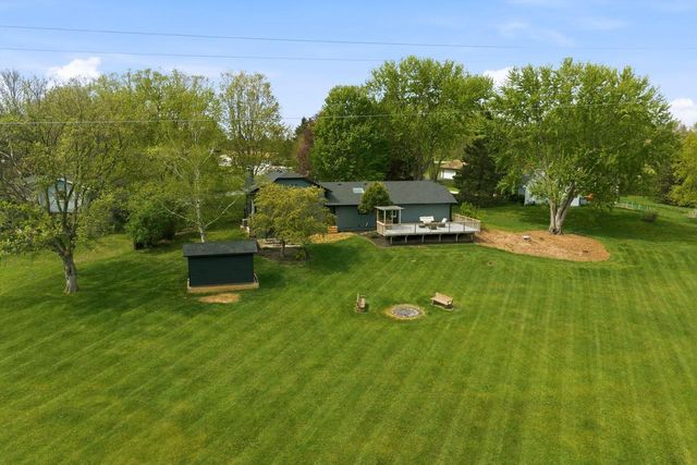 W309S10340 Knoll COURT, Mukwonago, WI 53149