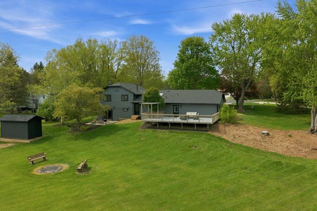 W309S10340 Knoll COURT, Mukwonago, WI 53149