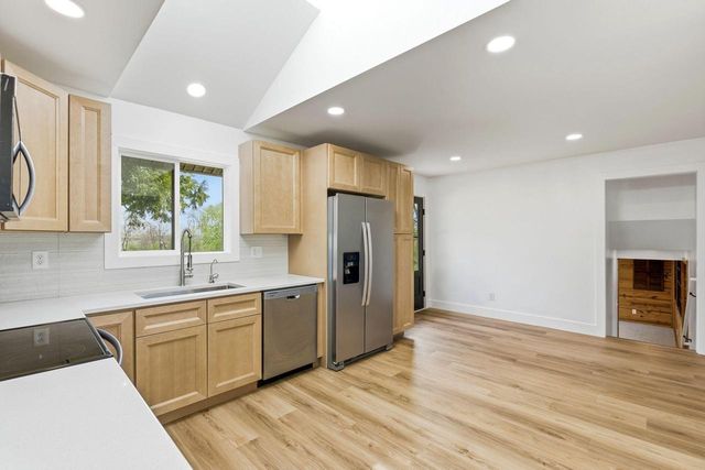 W309S10340 Knoll COURT, Mukwonago, WI 53149