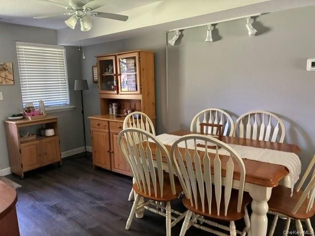 66 Pinebrook Place 66, Bay Shore, NY 11706