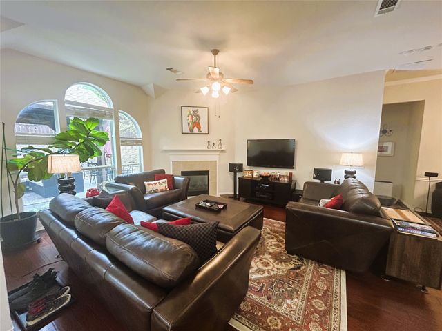 7021 Crenshaw Lane, Denton, TX 76210