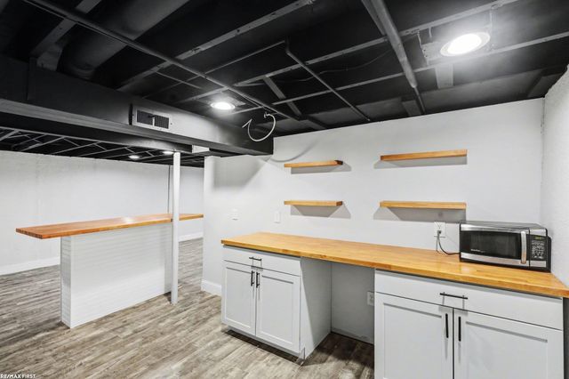 45908 Keding Street, Utica, MI 48317