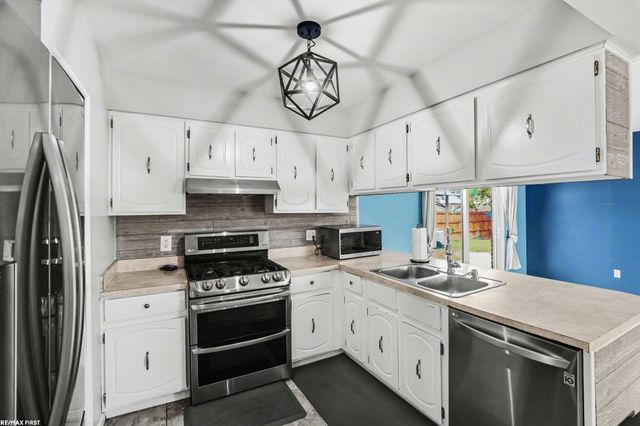 45908 Keding Street, Utica, MI 48317