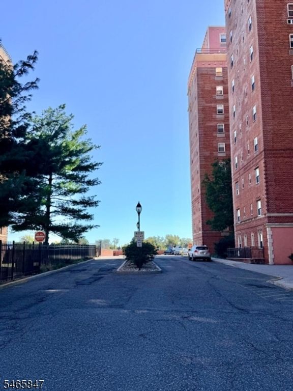 70 S Munn Ave 1008, East Orange City, NJ 07018 — photo 4