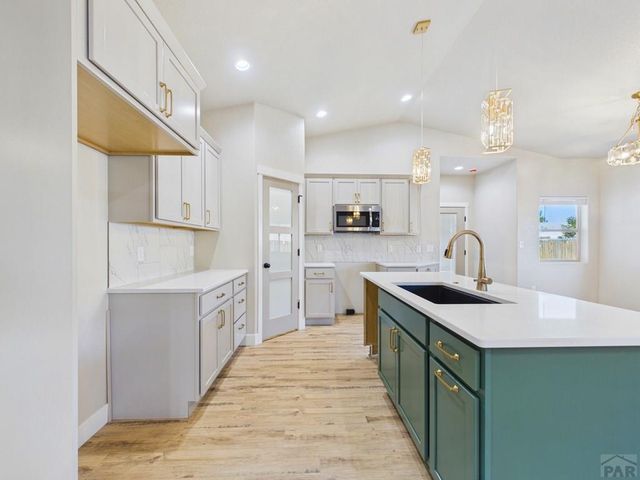 175 S Wiggins Dr, Pueblo West, CO 81007