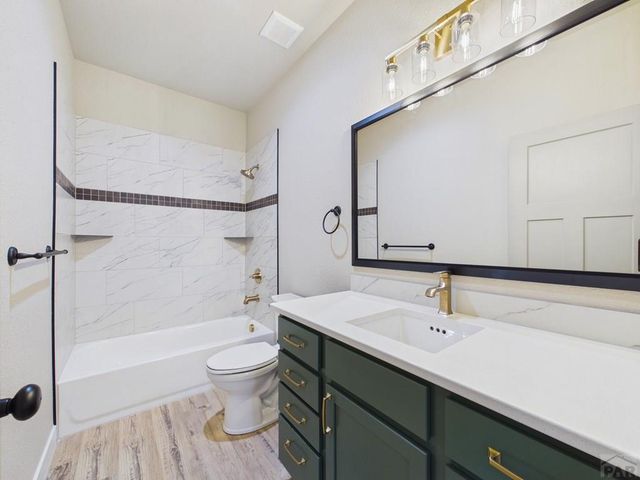 175 S Wiggins Dr, Pueblo West, CO 81007