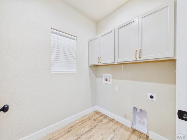 175 S Wiggins Dr, Pueblo West, CO 81007