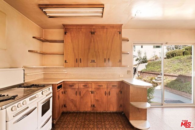 2470 Micheltorena Street, Los Angeles, CA 90039