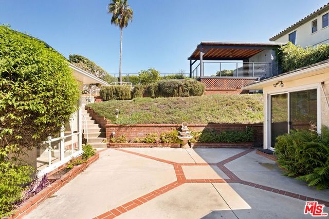2470 Micheltorena Street, Los Angeles, CA 90039
