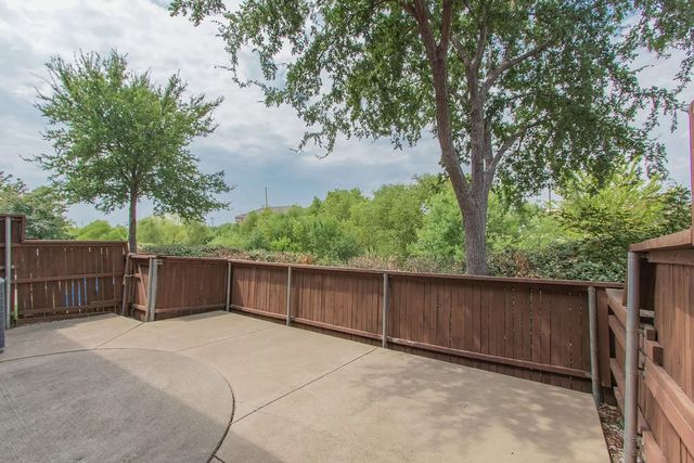 1825 Brookview Drive, Carrollton, TX 75007