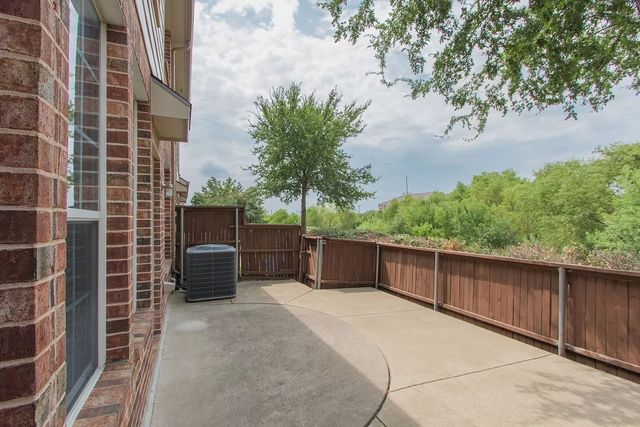 1825 Brookview Drive, Carrollton, TX 75007