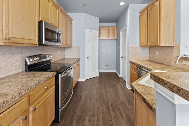 1825 Brookview Drive, Carrollton, TX 75007