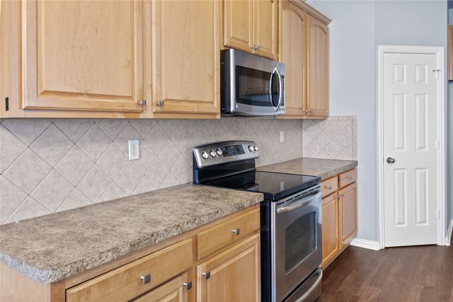 1825 Brookview Drive, Carrollton, TX 75007