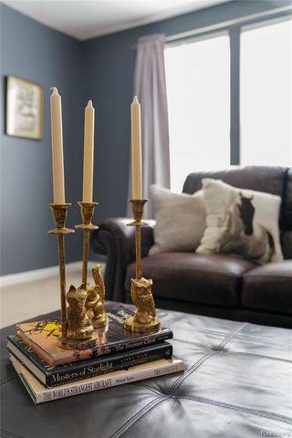 802 Castle Pine Court, Pontiac, MI 48340