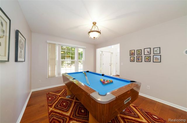 802 Castle Pine Court, Pontiac, MI 48340