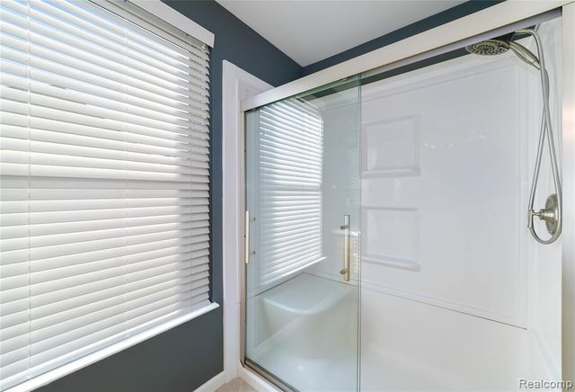 802 Castle Pine Court, Pontiac, MI 48340