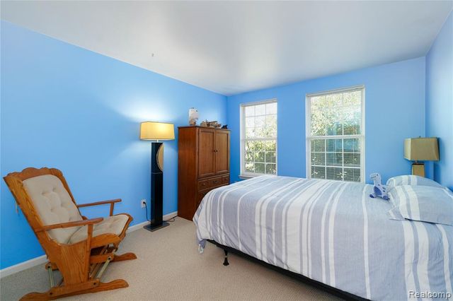 802 Castle Pine Court, Pontiac, MI 48340