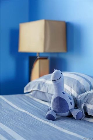 802 Castle Pine Court, Pontiac, MI 48340