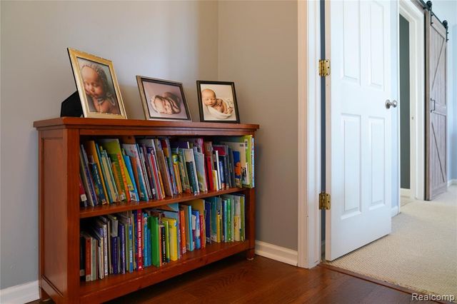 802 Castle Pine Court, Pontiac, MI 48340