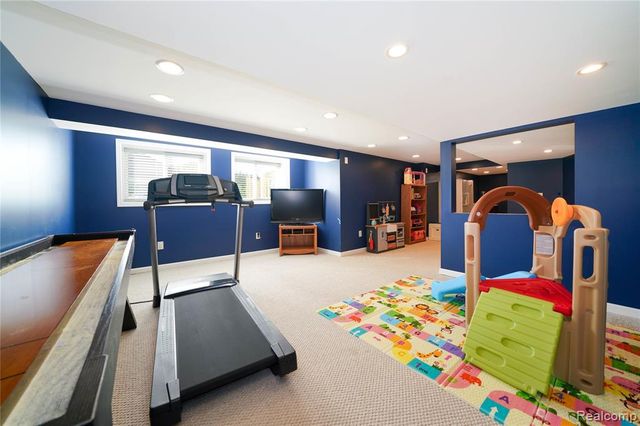 802 Castle Pine Court, Pontiac, MI 48340