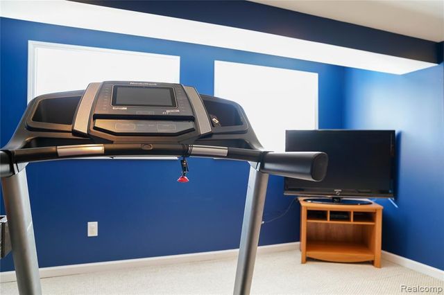 802 Castle Pine Court, Pontiac, MI 48340