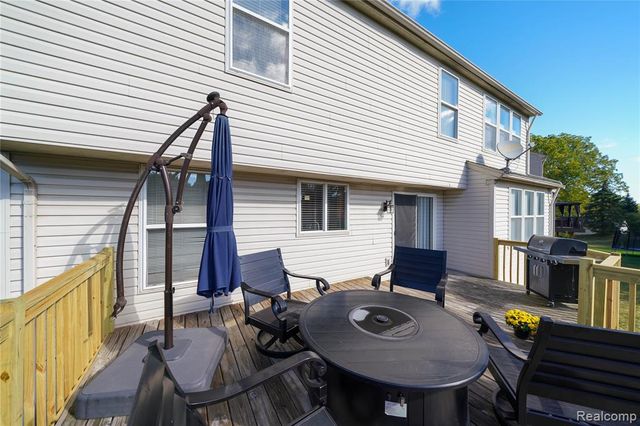 802 Castle Pine Court, Pontiac, MI 48340