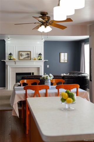 802 Castle Pine Court, Pontiac, MI 48340