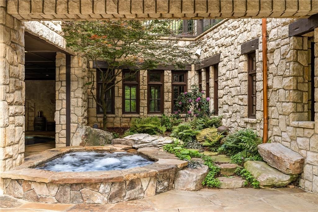 Image 104 of property listing at 550 Blue Heron Way, Milton, GA 30004