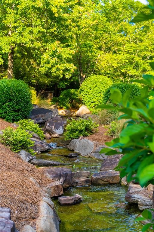 Image 106 of property listing at 550 Blue Heron Way, Milton, GA 30004