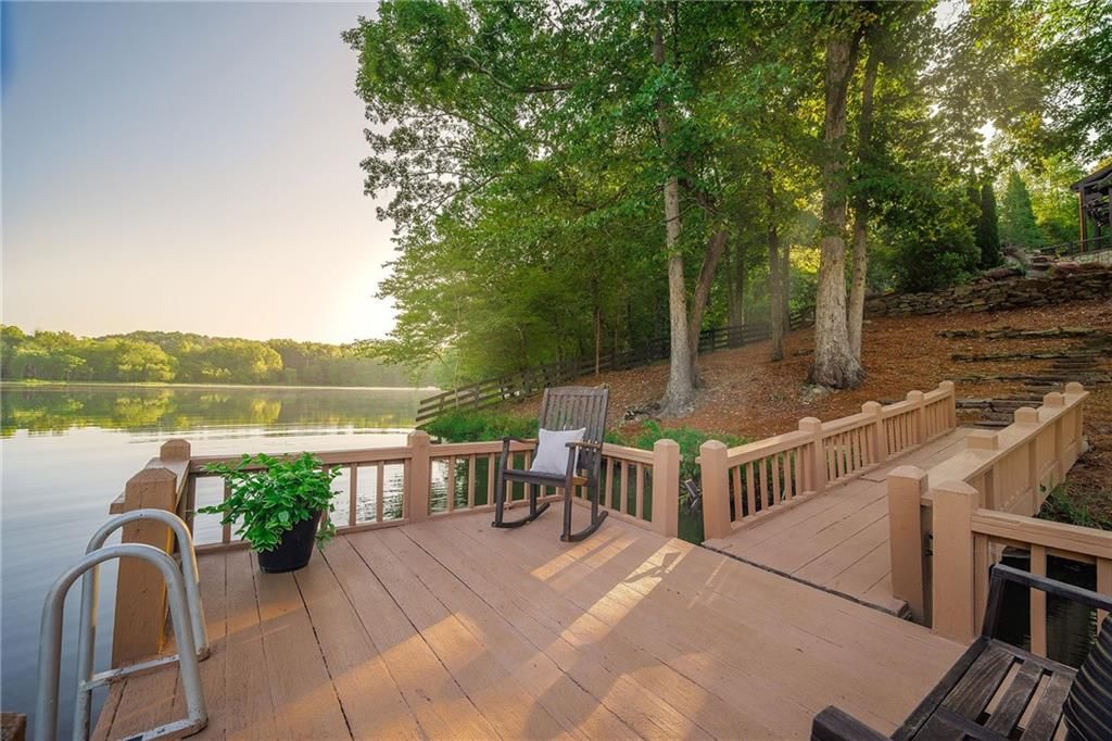 Image 110 of property listing at 550 Blue Heron Way, Milton, GA 30004