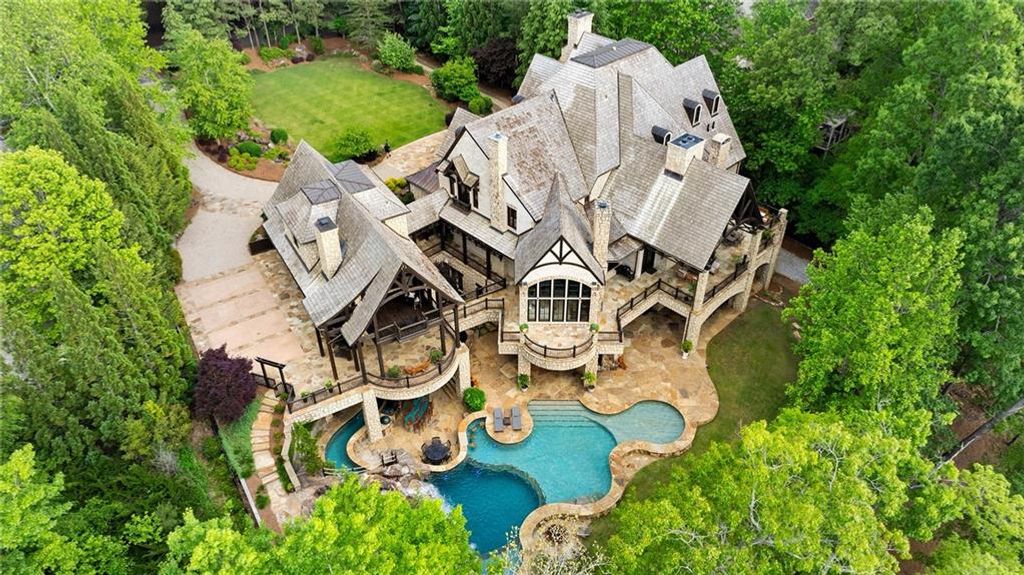 Image 115 of property listing at 550 Blue Heron Way, Milton, GA 30004