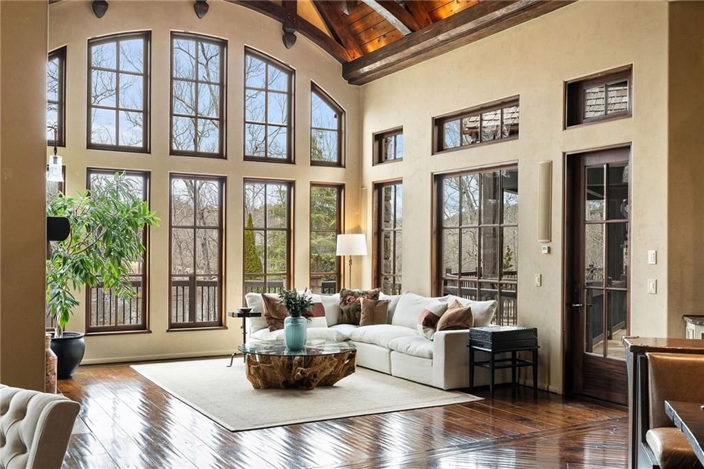 Image 16 of property listing at 550 Blue Heron Way, Milton, GA 30004
