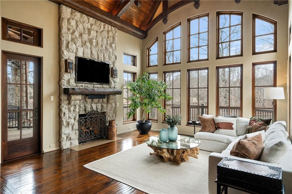 Image 17 of property listing at 550 Blue Heron Way, Milton, GA 30004