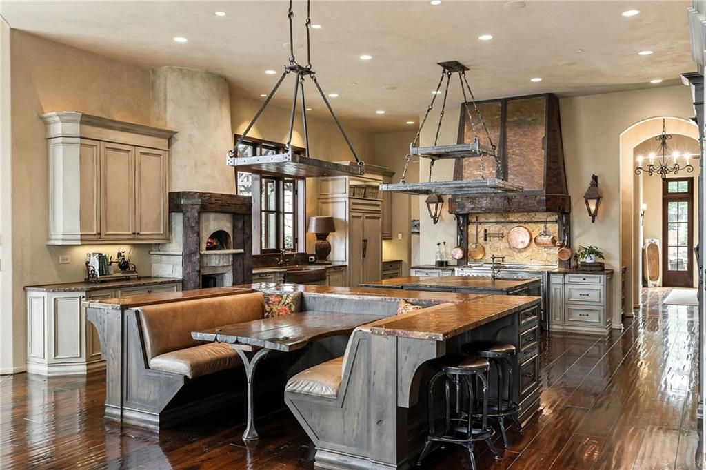Image 19 of property listing at 550 Blue Heron Way, Milton, GA 30004