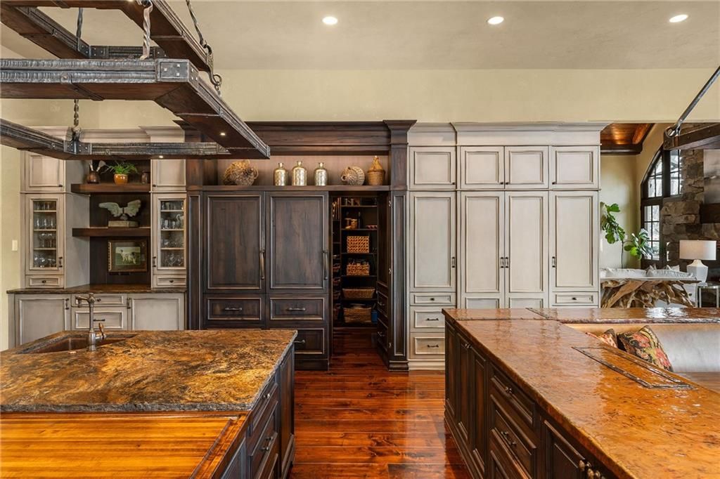 Image 24 of property listing at 550 Blue Heron Way, Milton, GA 30004
