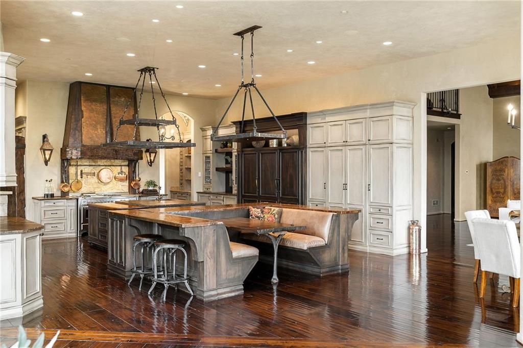 Image 28 of property listing at 550 Blue Heron Way, Milton, GA 30004