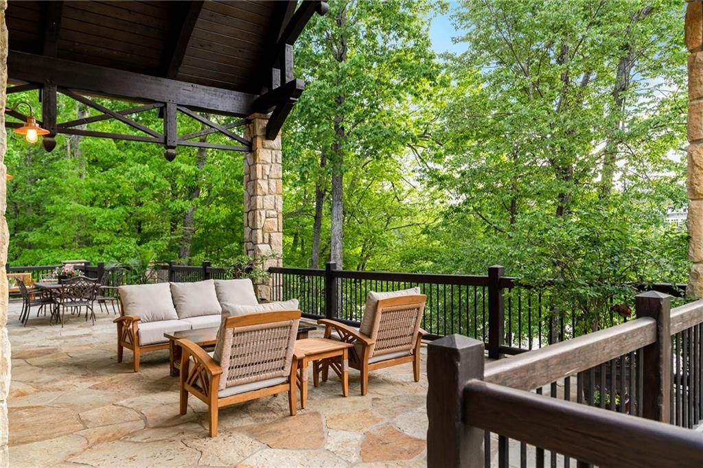 Image 31 of property listing at 550 Blue Heron Way, Milton, GA 30004