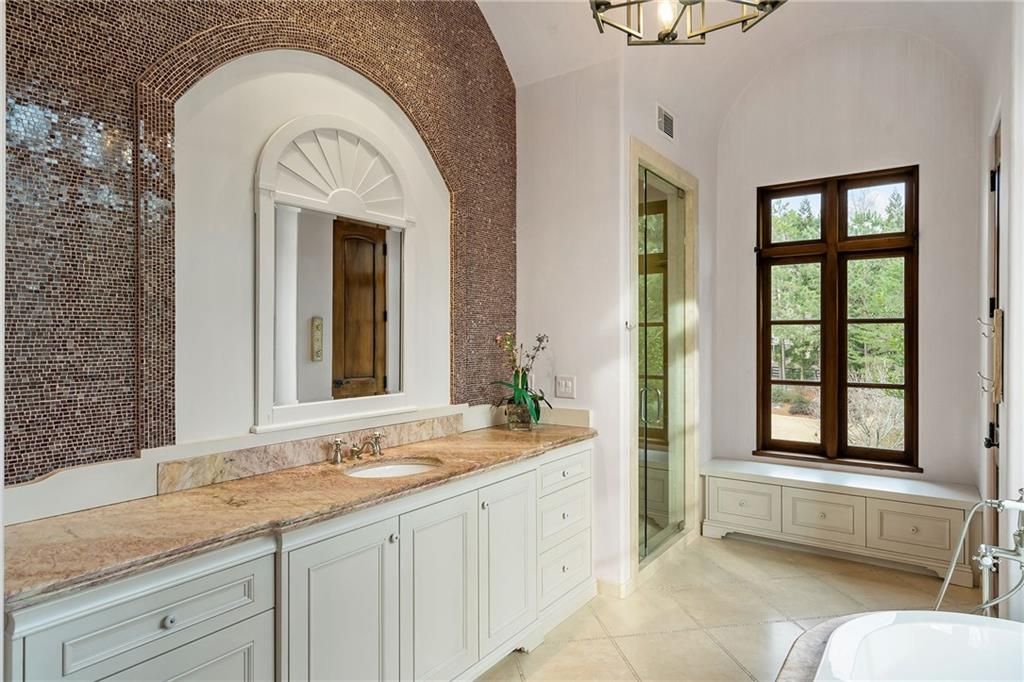 Image 67 of property listing at 550 Blue Heron Way, Milton, GA 30004