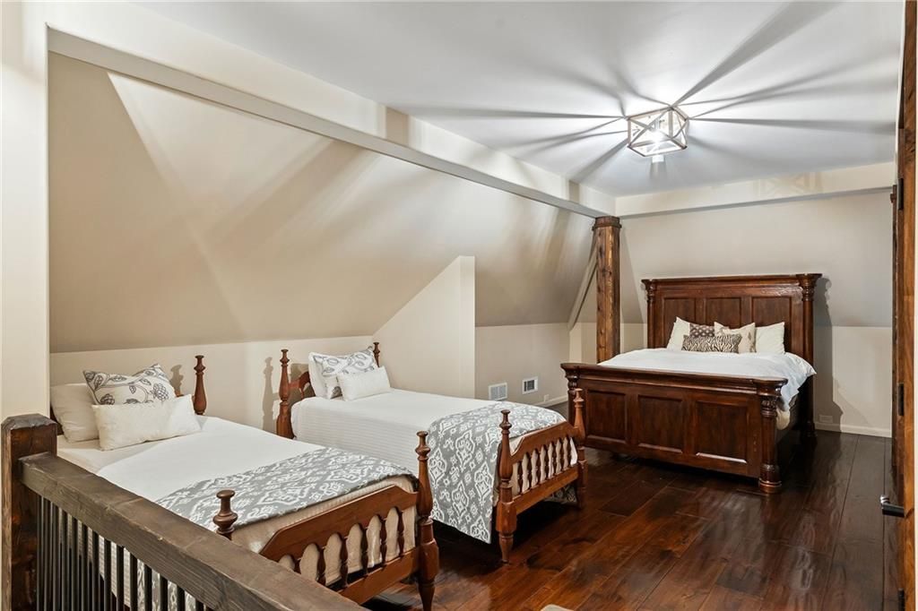 Image 74 of property listing at 550 Blue Heron Way, Milton, GA 30004