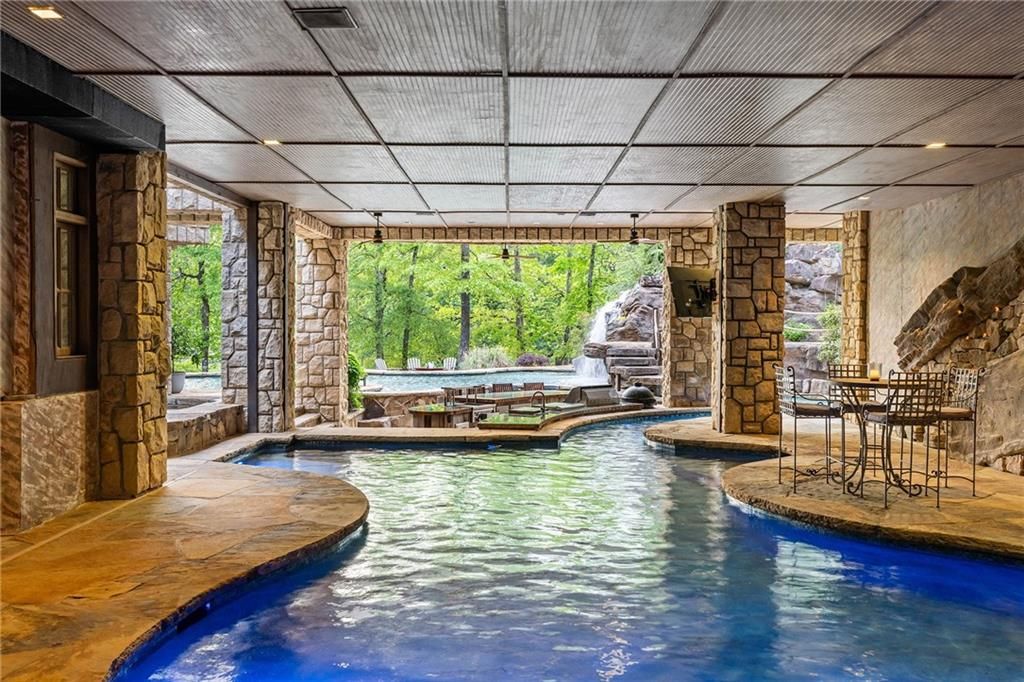 Image 88 of property listing at 550 Blue Heron Way, Milton, GA 30004