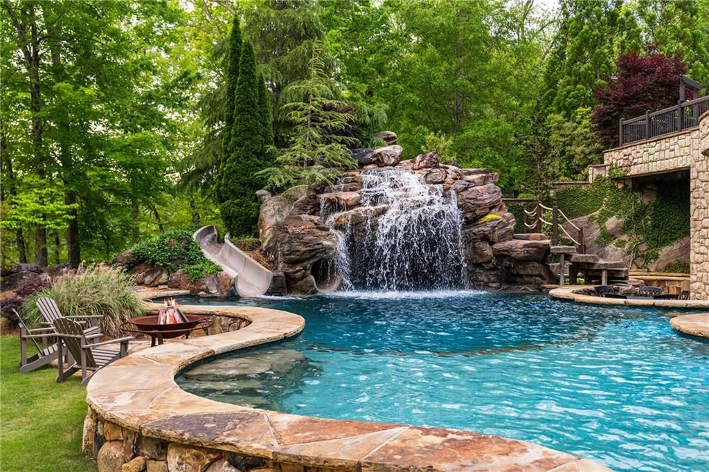 Image 90 of property listing at 550 Blue Heron Way, Milton, GA 30004