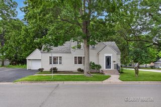 224 S Weaver Avenue, Fremont, MI 49412